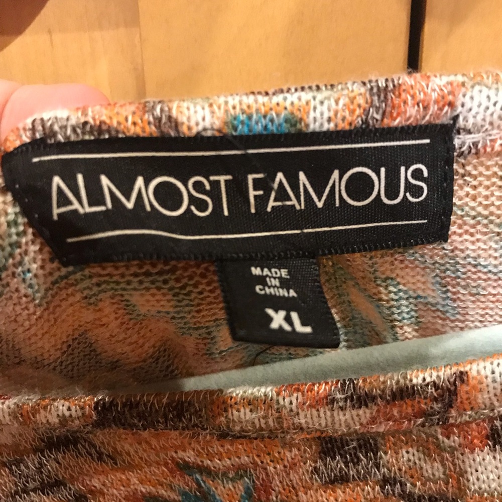 Fun patterned sweater - Picture 2 of 4